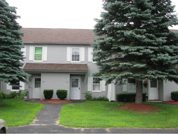 28 Gilbert Sq, Unit 28