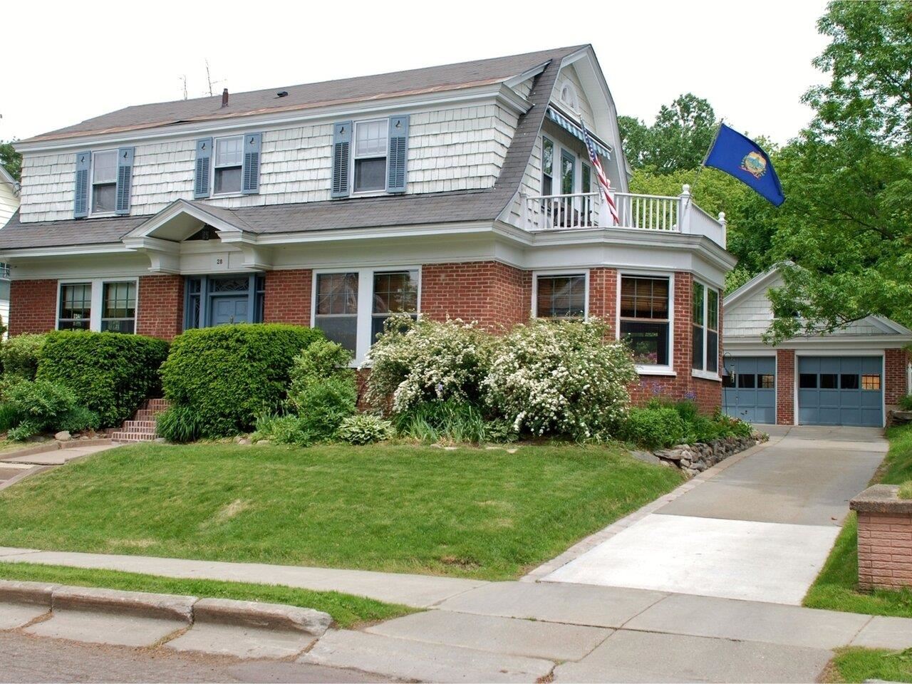 28 North Williams Street