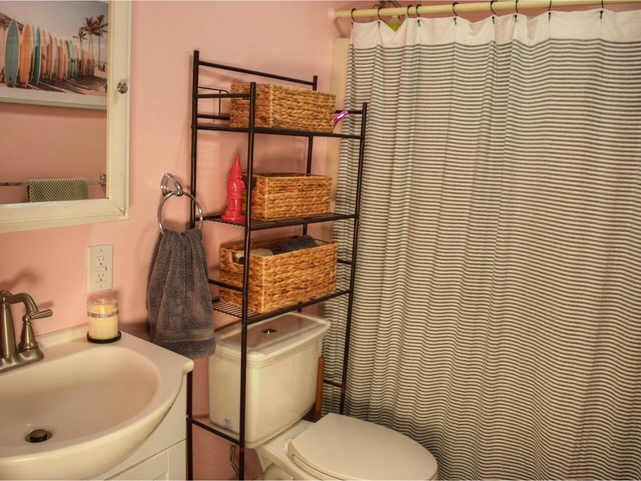 2nd floor main bathroom