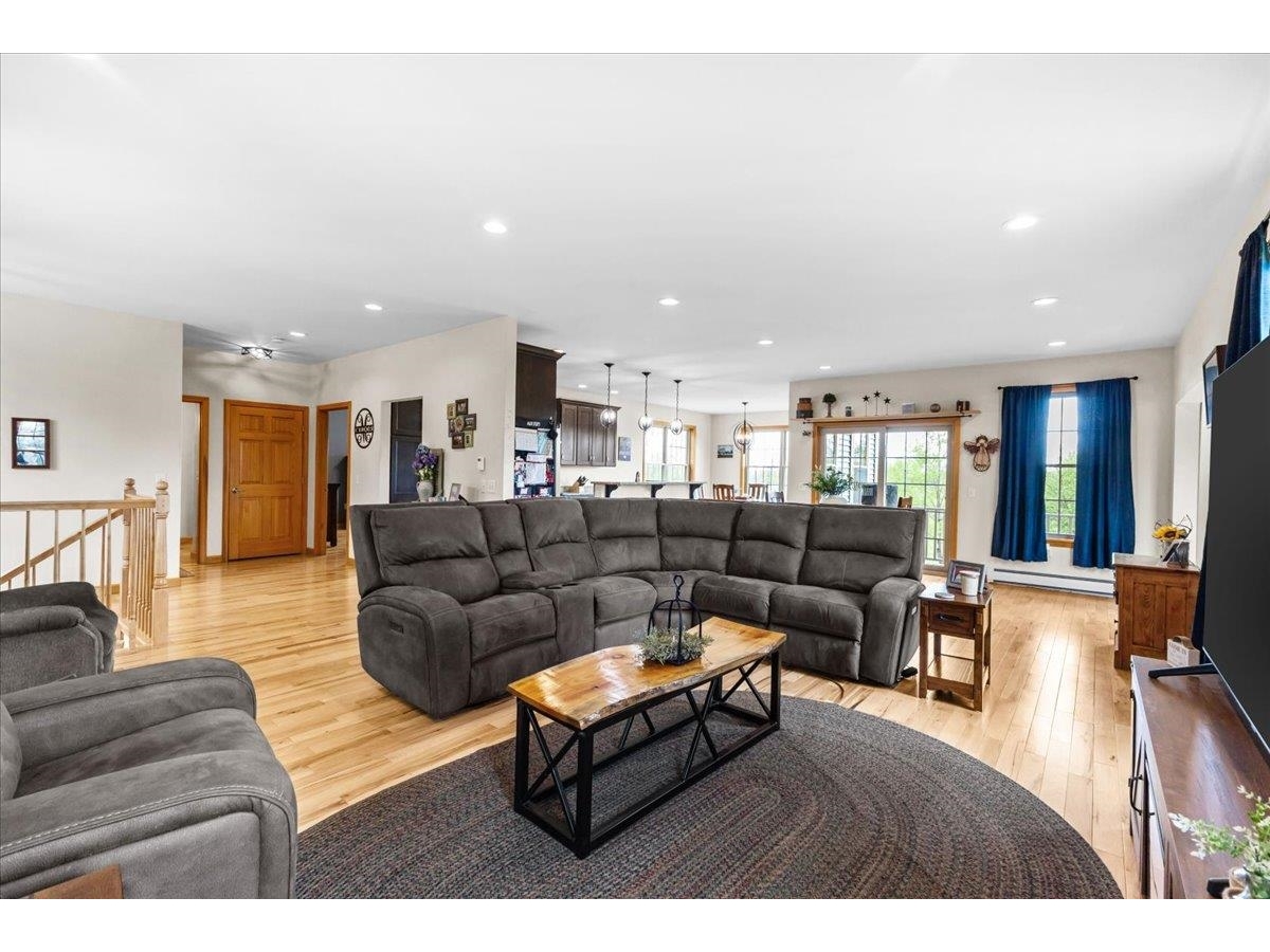 28 Rileys Way
