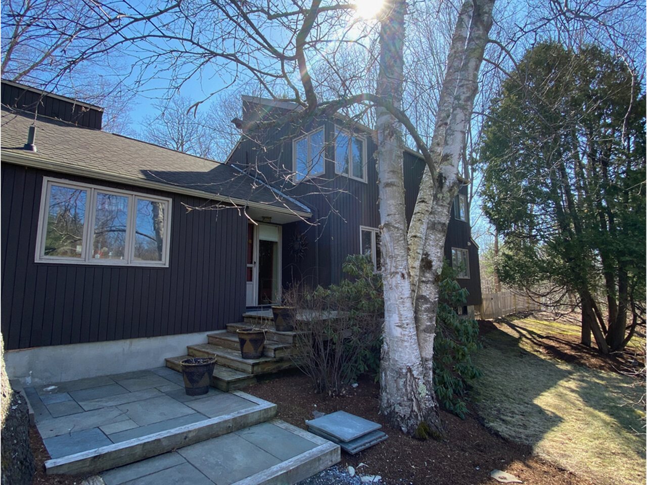 28 Ticonderoga Road