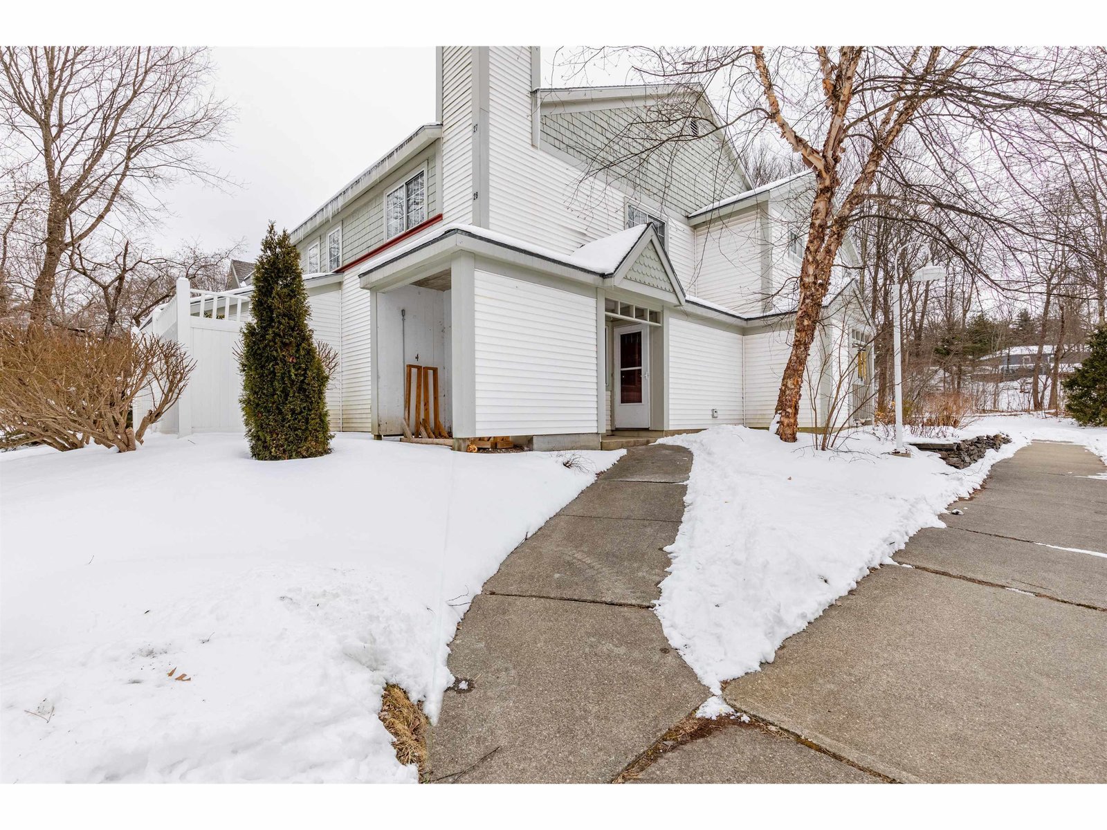 28 Winding Brook Drive