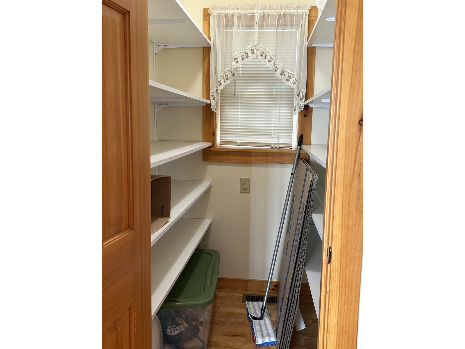 Walk-in Pantry