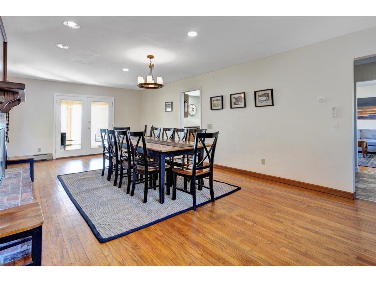 Expansive dining room with space for family & friends.