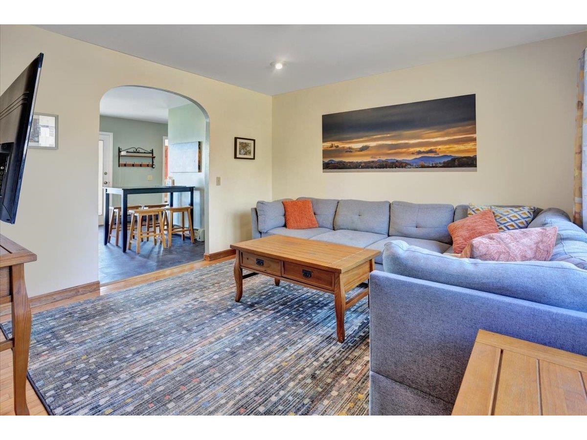 283 Appletree Point
