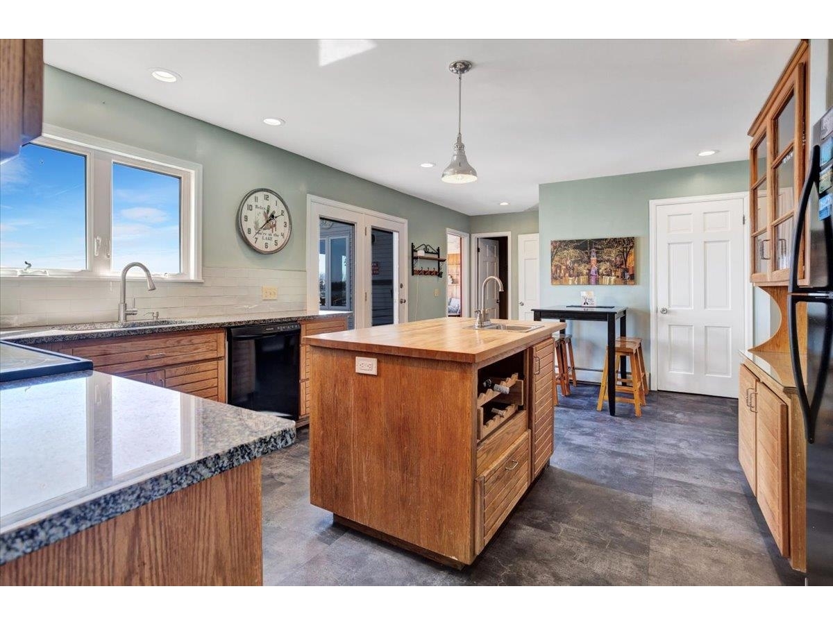 283 Appletree Point