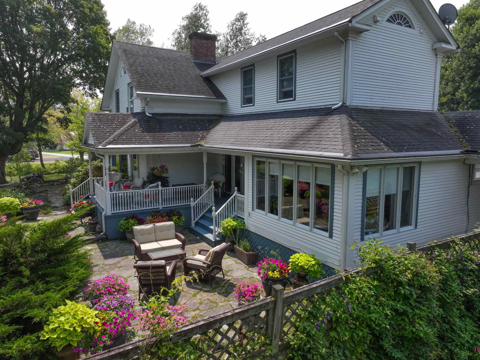 283 North End Road East