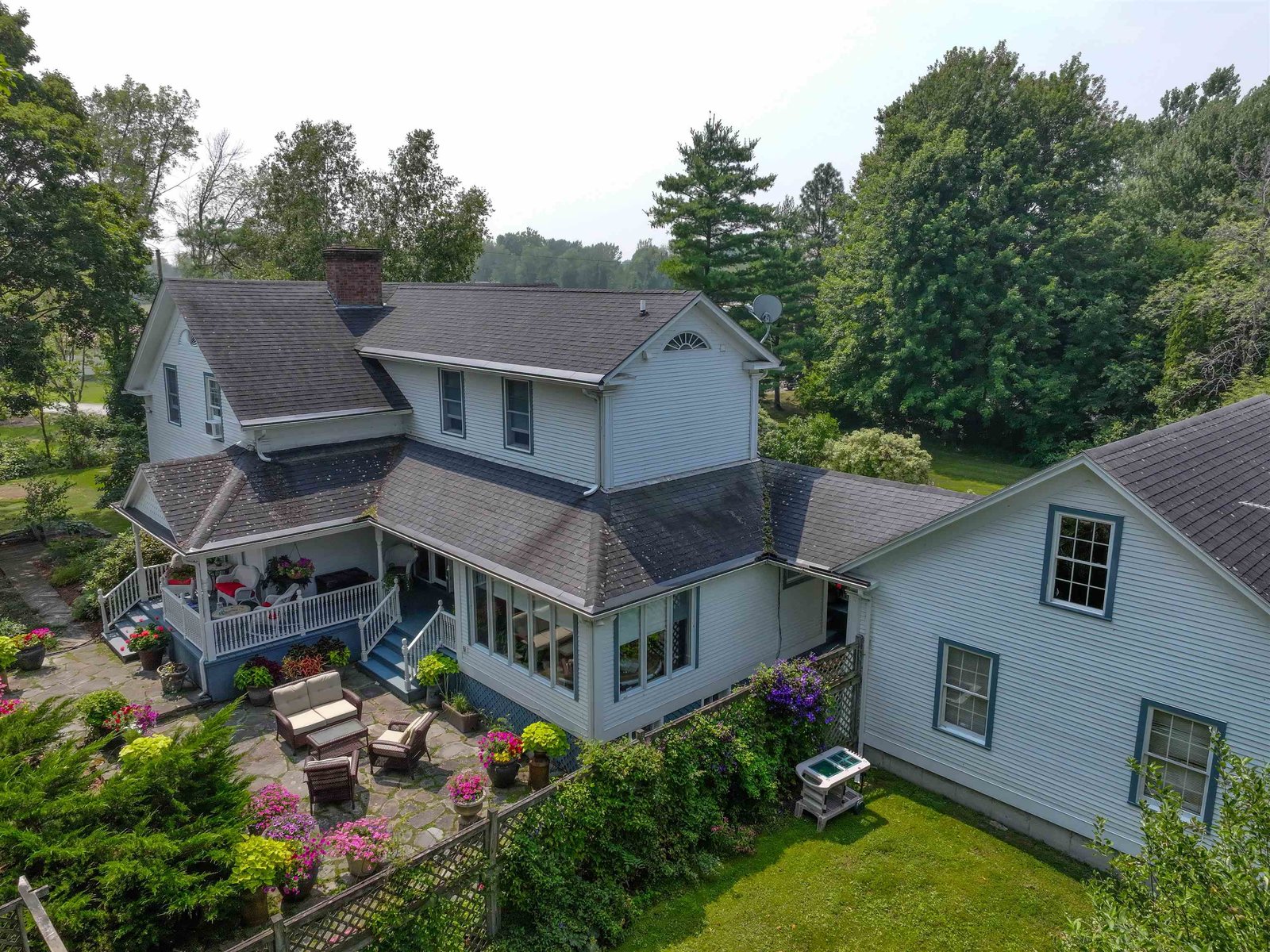 283 North End Road East