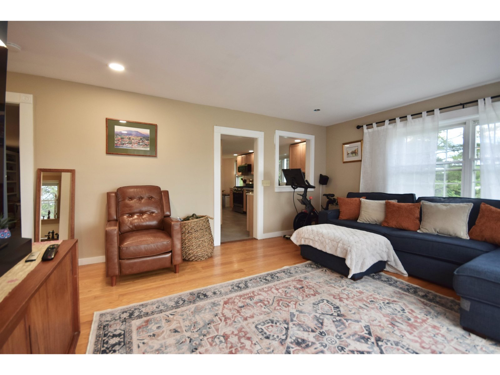 2835 Mountain View Road