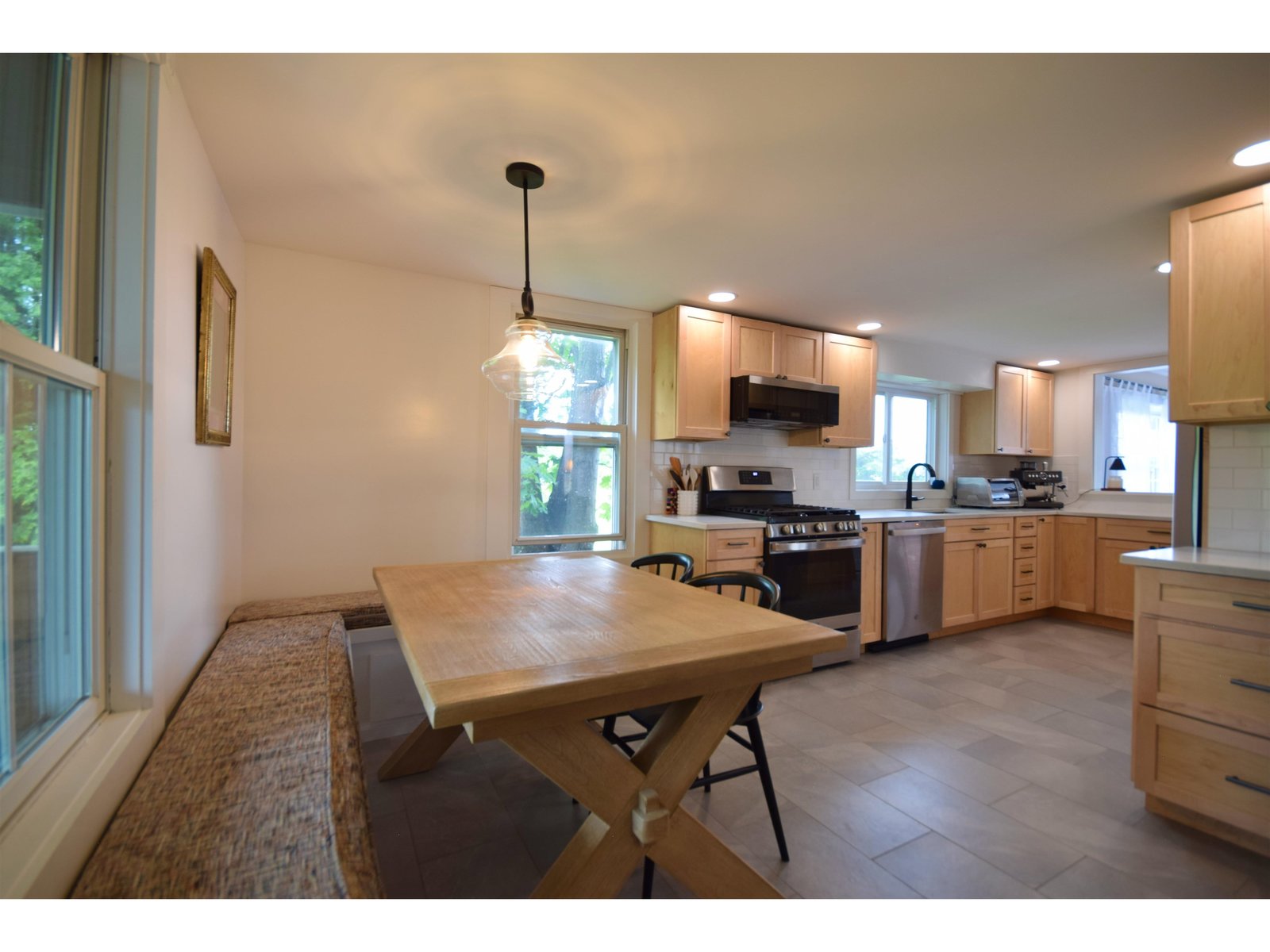 2835 Mountain View Road