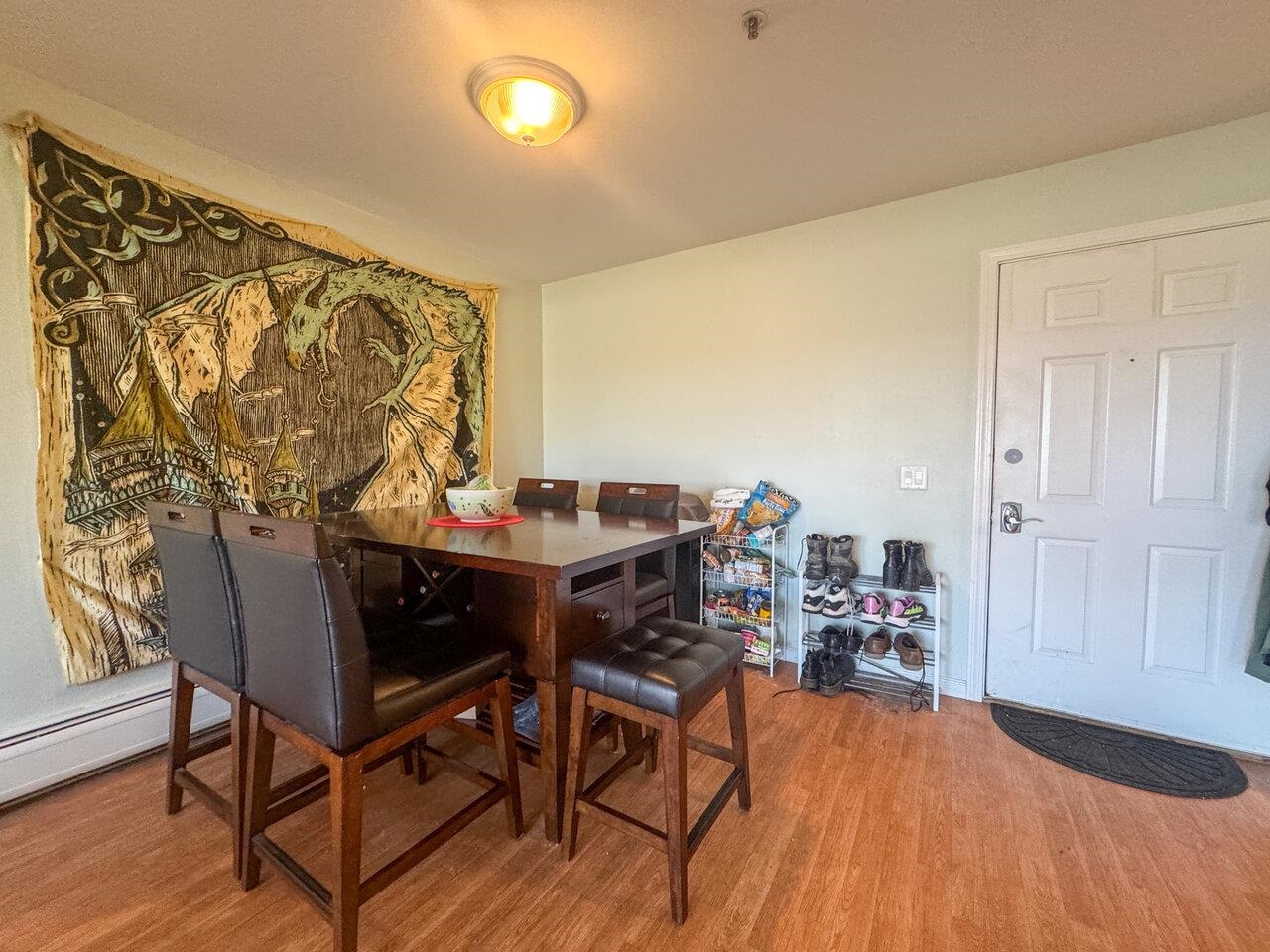 Entry & Dining Area