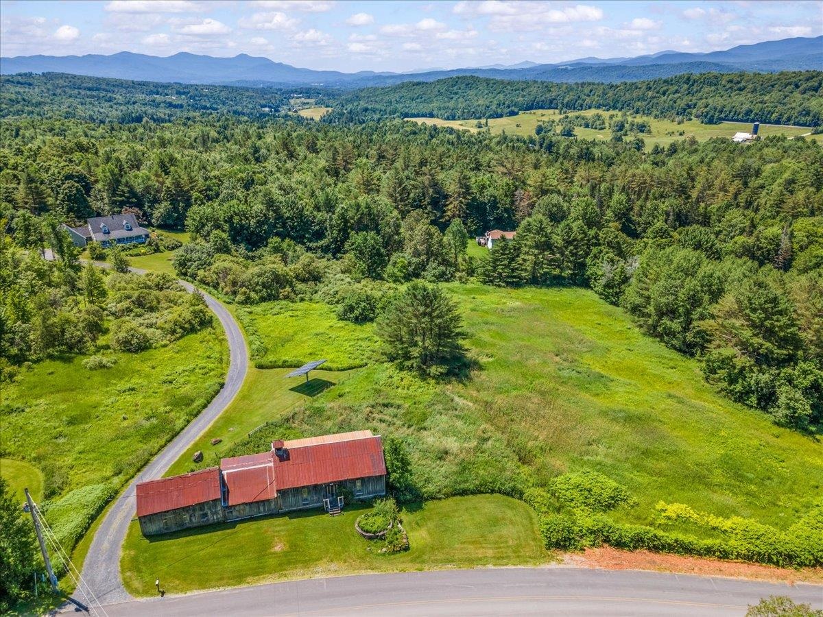 Barn with Large Field/Pasture