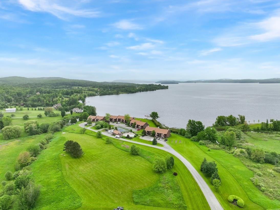 286 Holbrook Bay Commons, Unit 24