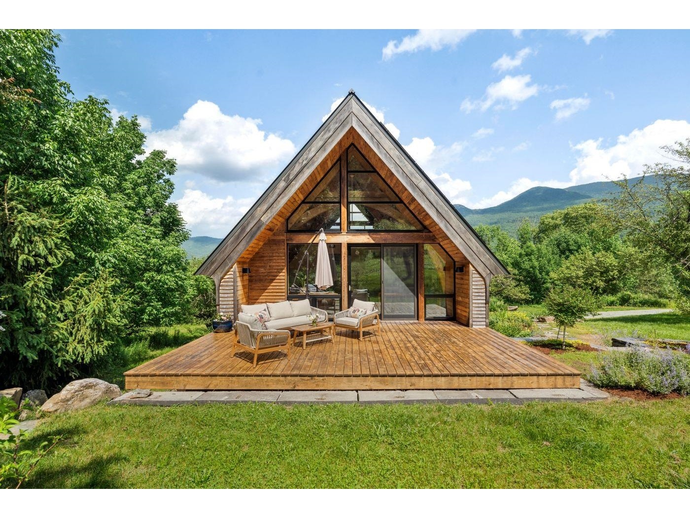 2864 Stowe Hollow Road