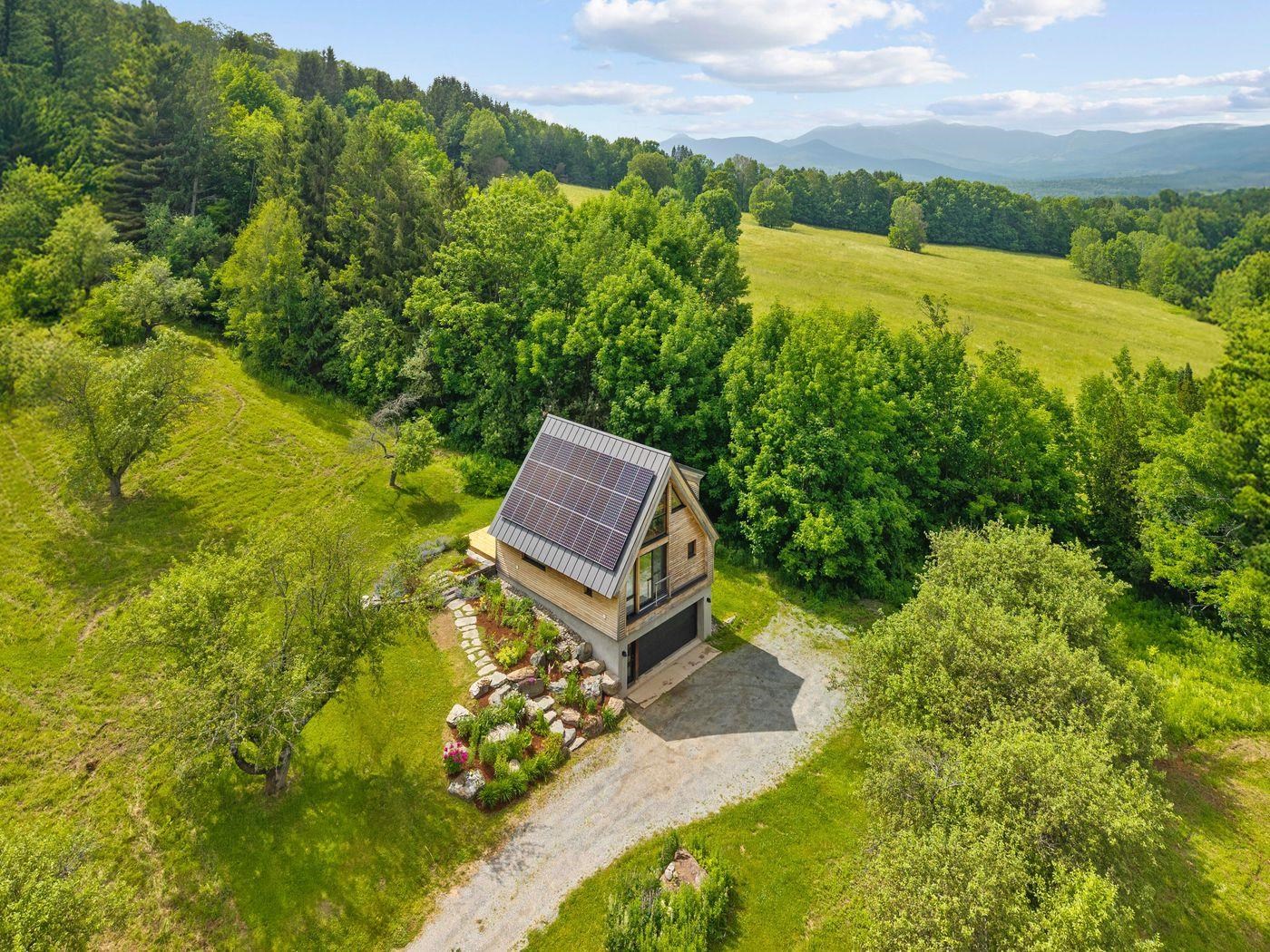 2864 Stowe Hollow Road