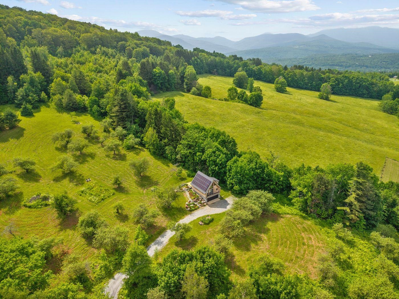 2864 Stowe Hollow Road