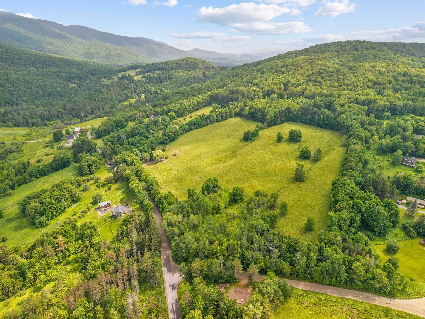 2864 Stowe Hollow Road