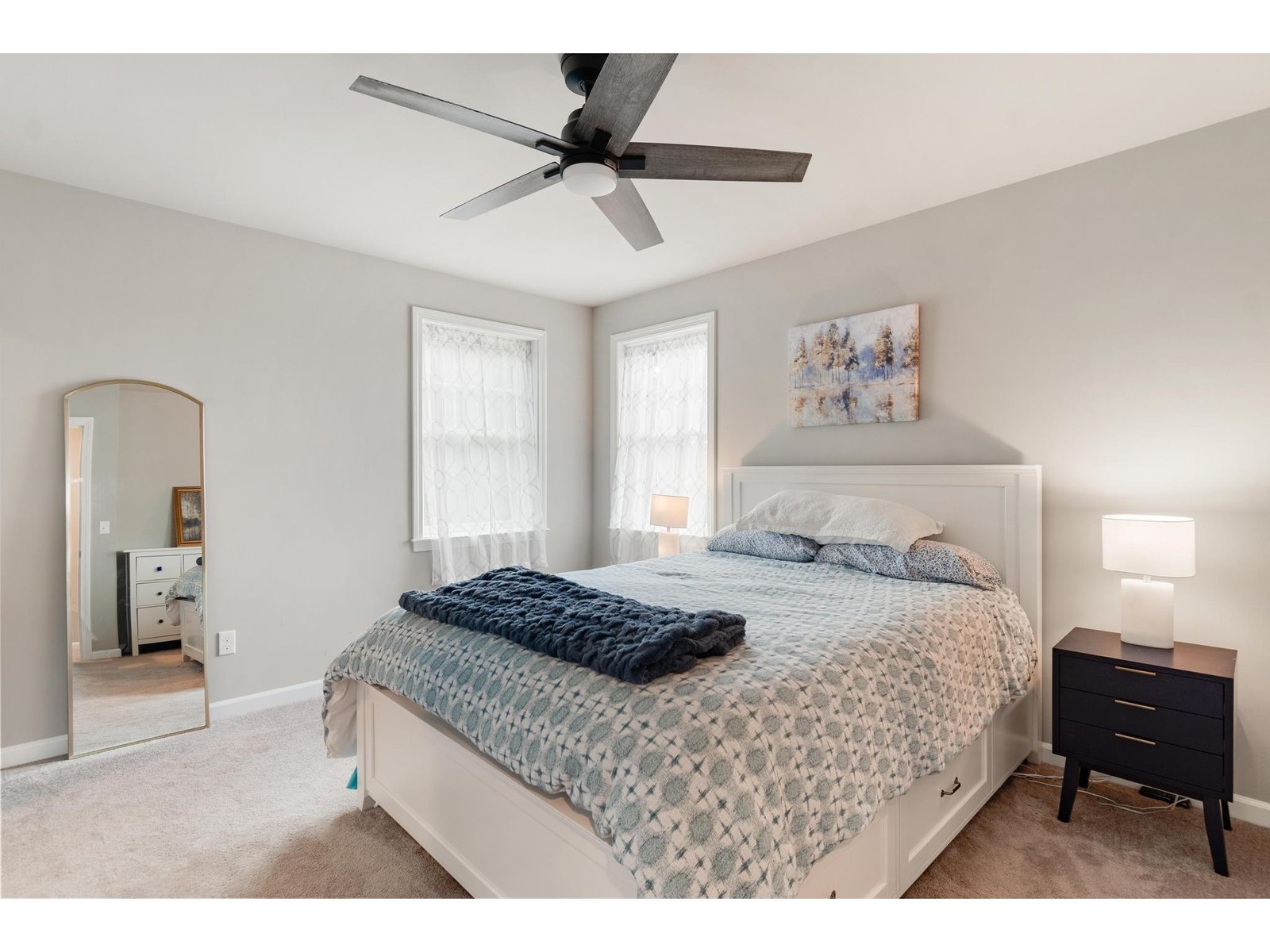 2nd Floor: Primary Bedroom