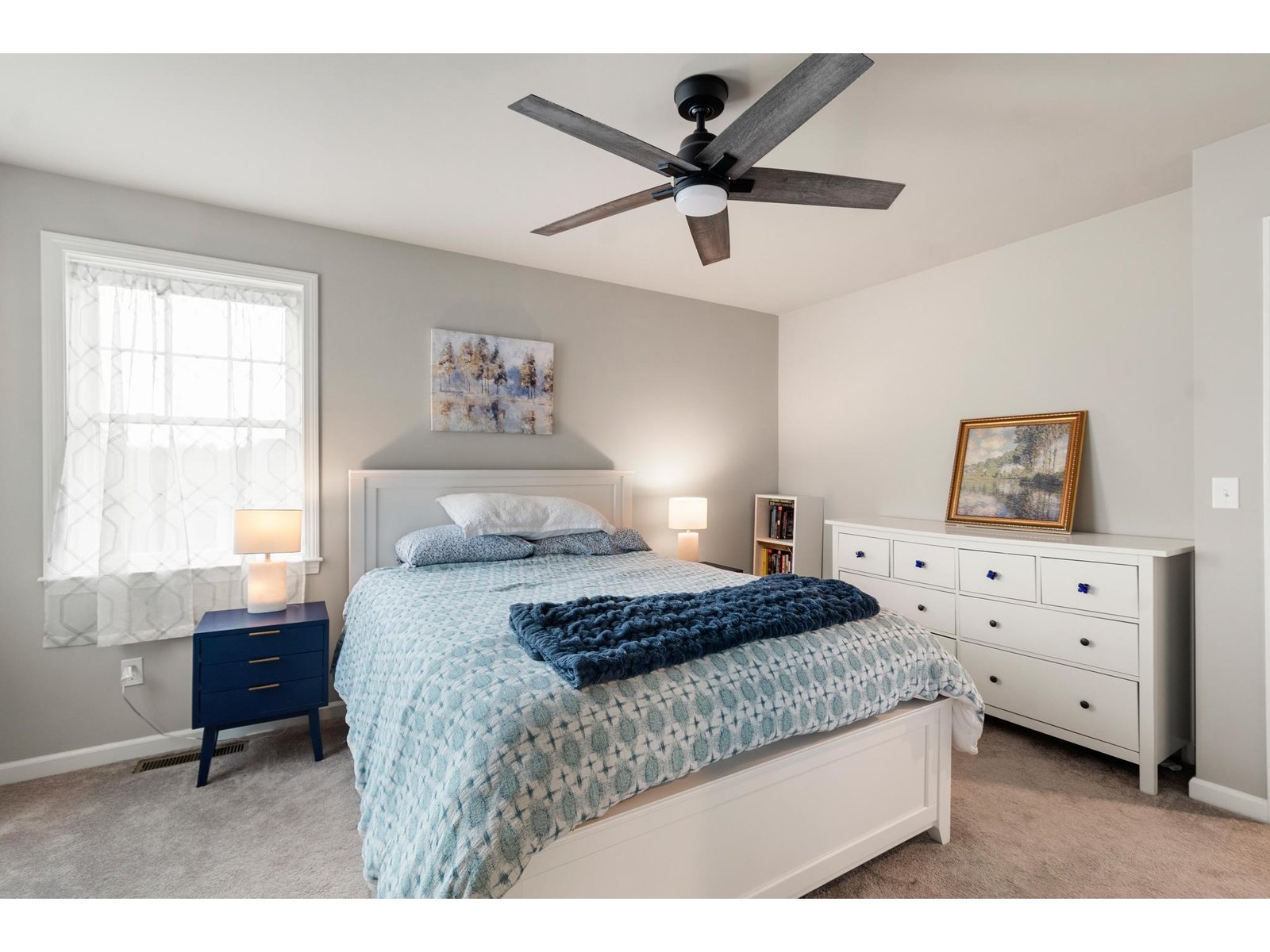 2nd Floor: Primary Bedroom