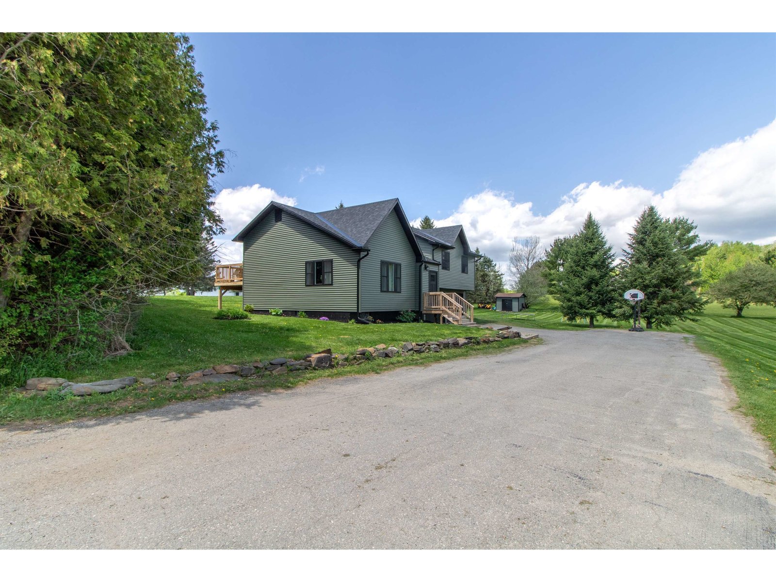 287 Lakeview Drive