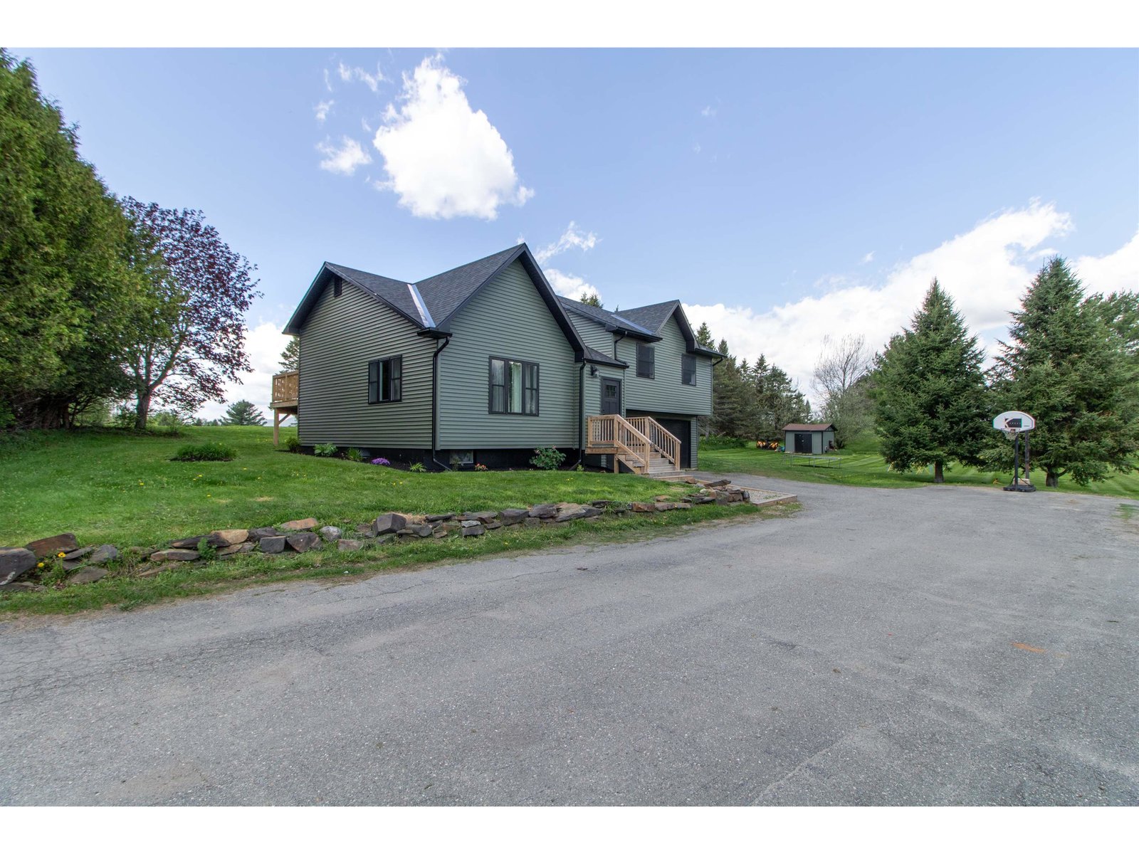 287 Lakeview Drive
