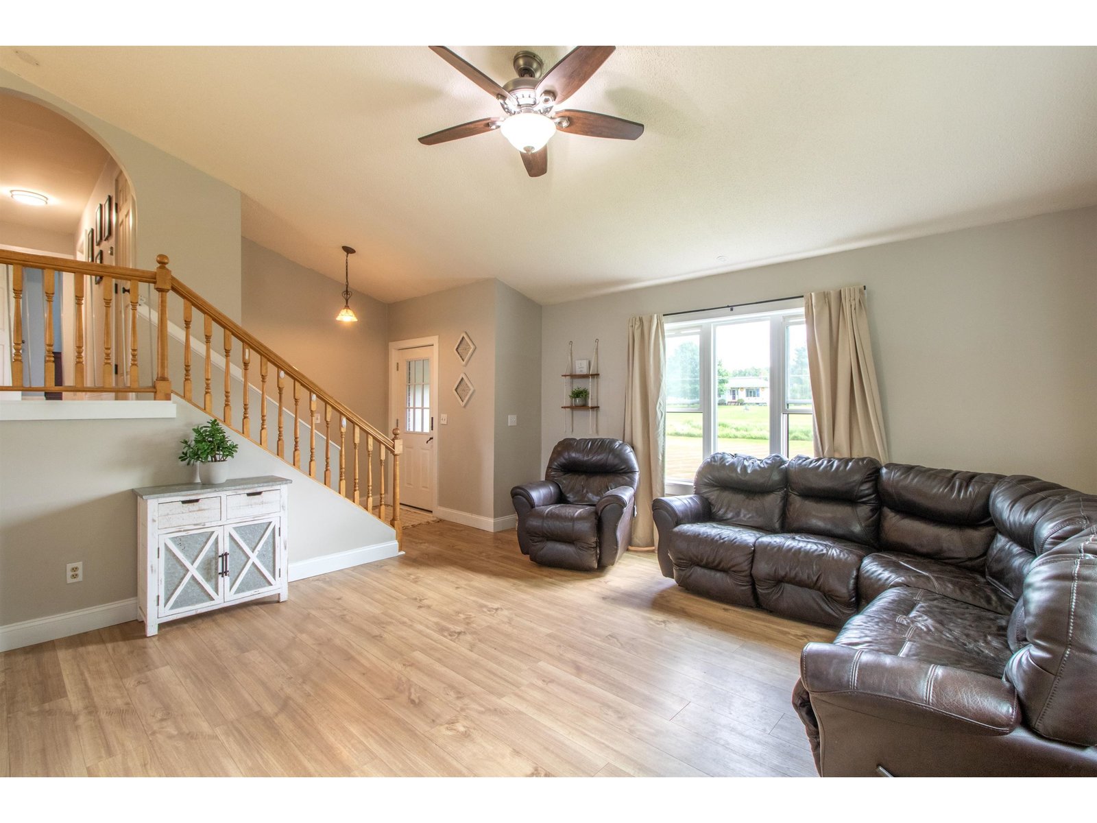 287 Lakeview Drive