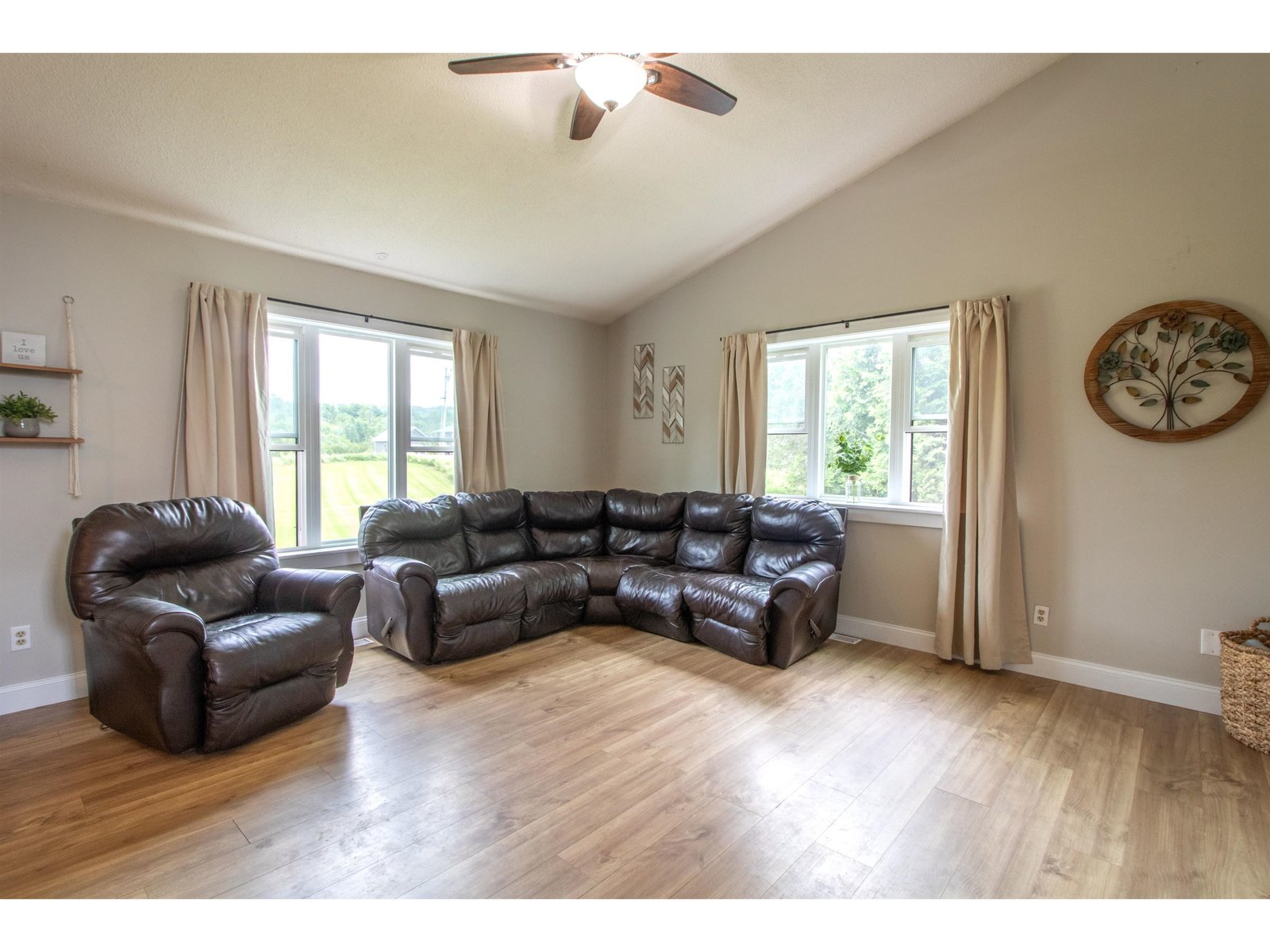 287 Lakeview Drive
