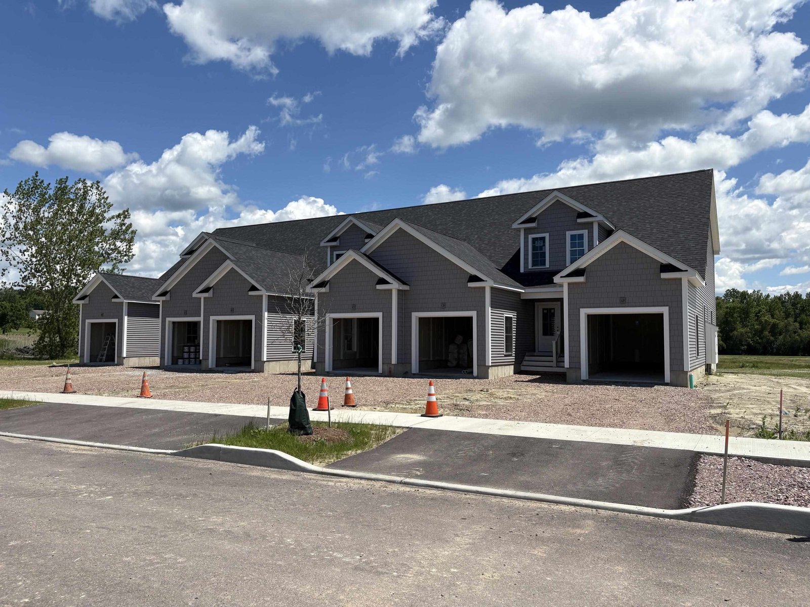 287 Larrow Drive, Unit Bldg. 17