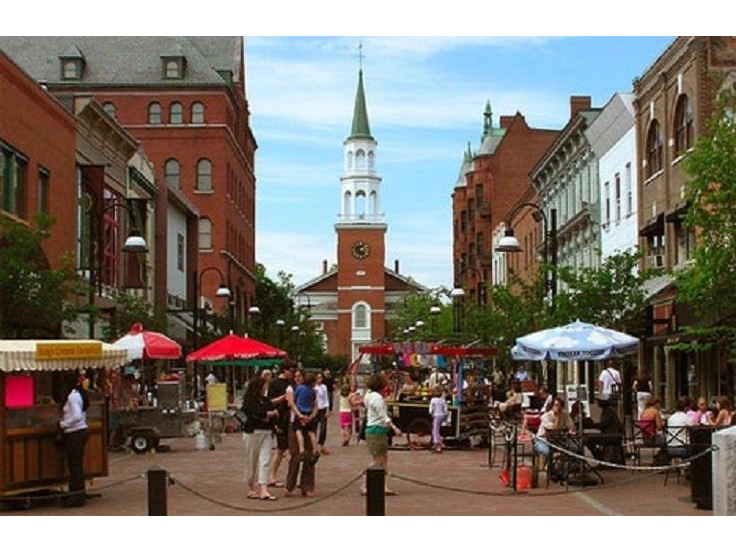 Minutes to the Church Street Marketplace...
