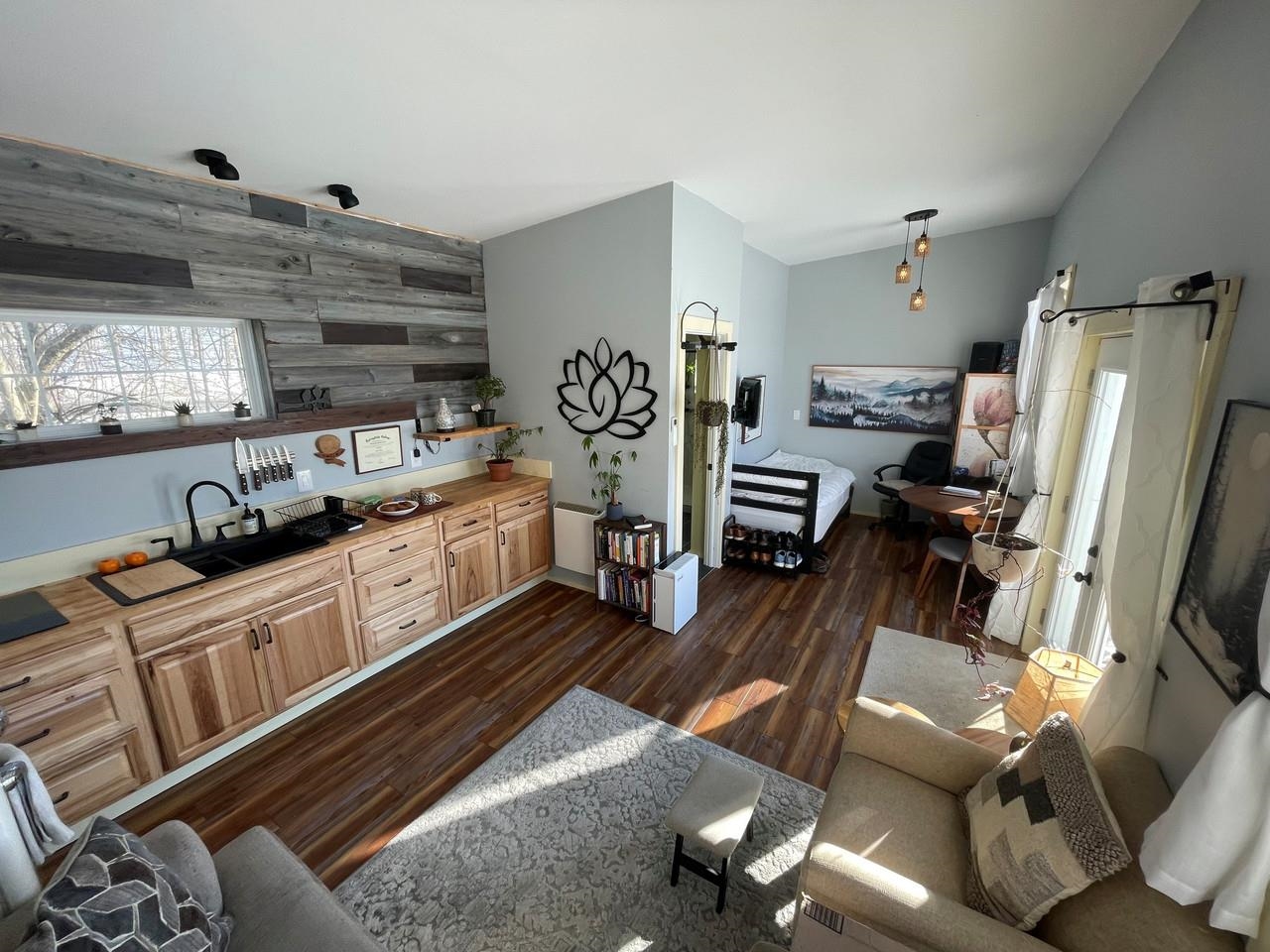 Adorable Living/Kitchen