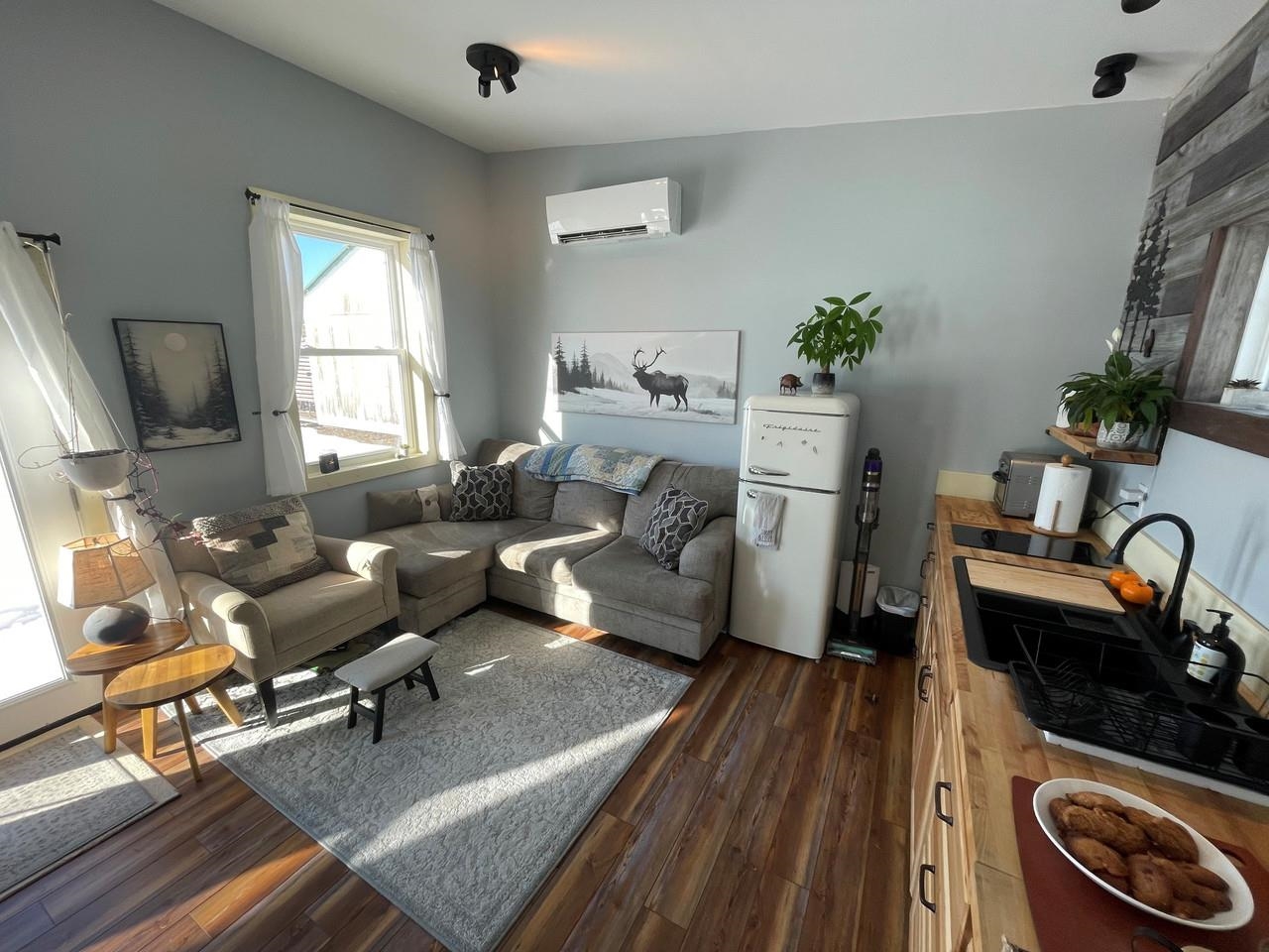 Adorable Living/Kitchen