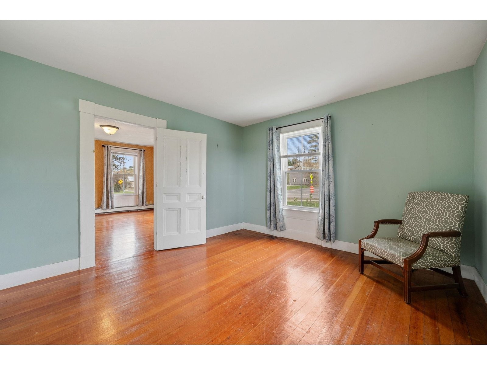 First level bonus room #1- Bedroom? Office?