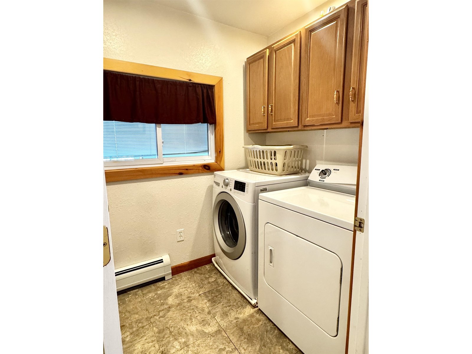 Suite 2 - Laundry