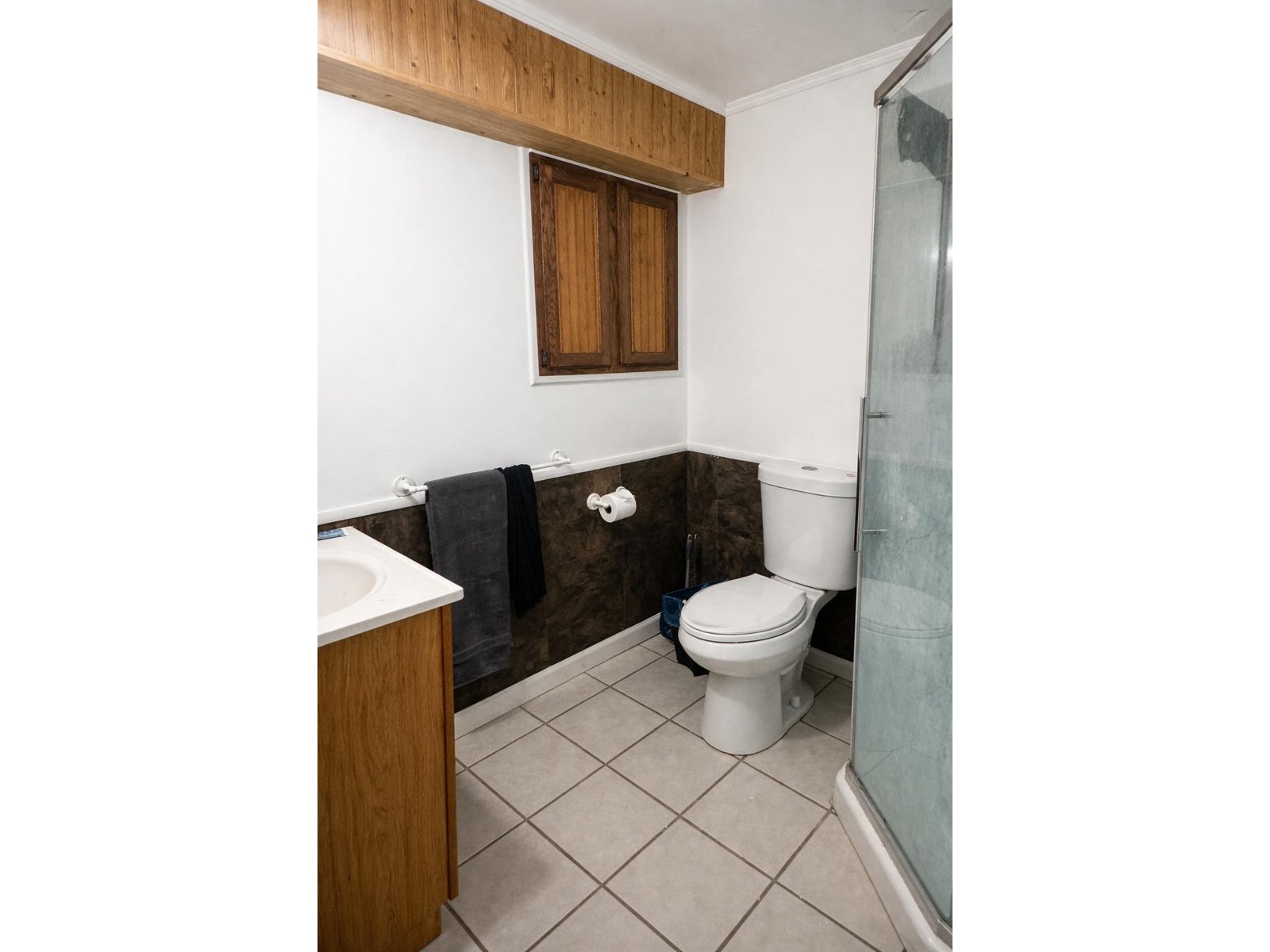 Suite 4 - Bathroom