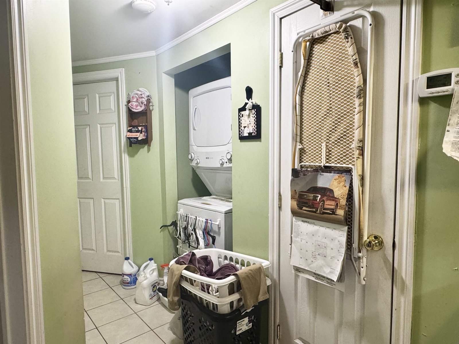 Suite 4 - Laundry