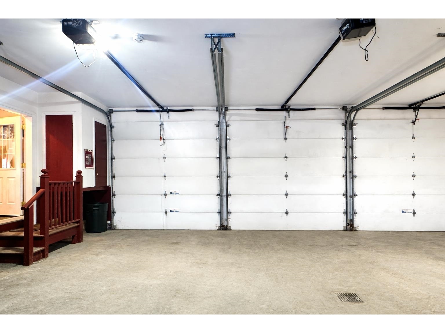 3-Bay-Garage