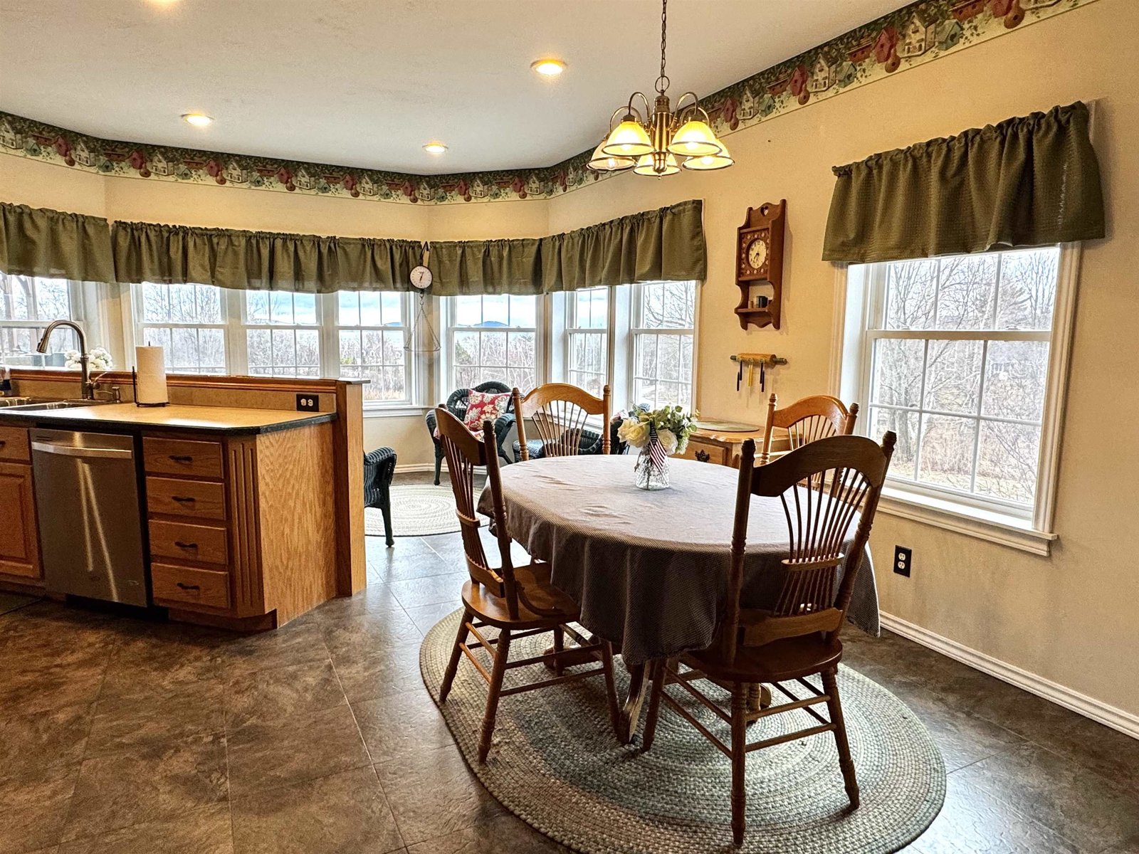 Main Quarters - Kitchen/Dining