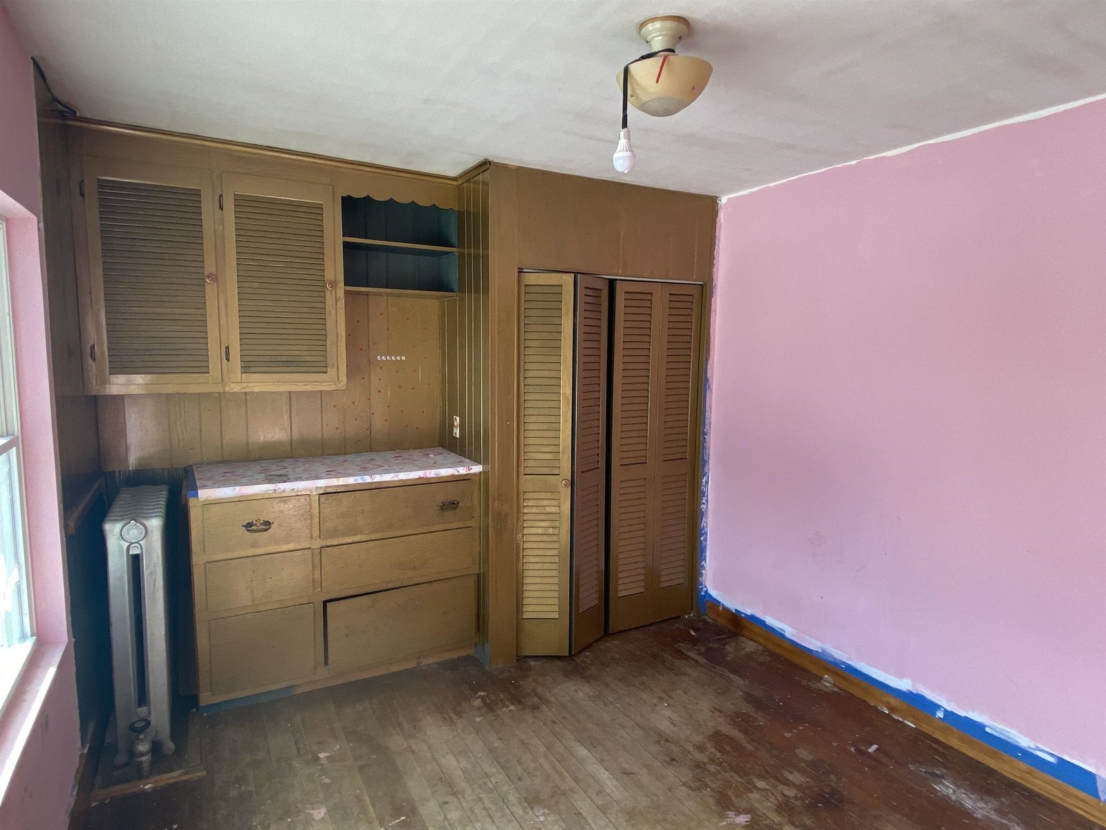2nd floor bedroom