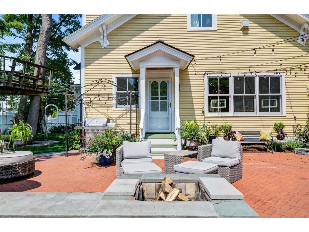 29 Maple Street