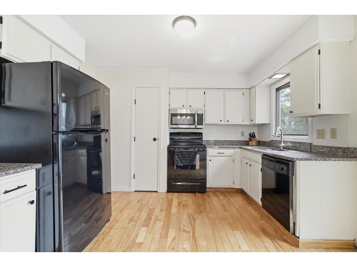 290 Collamer Circle