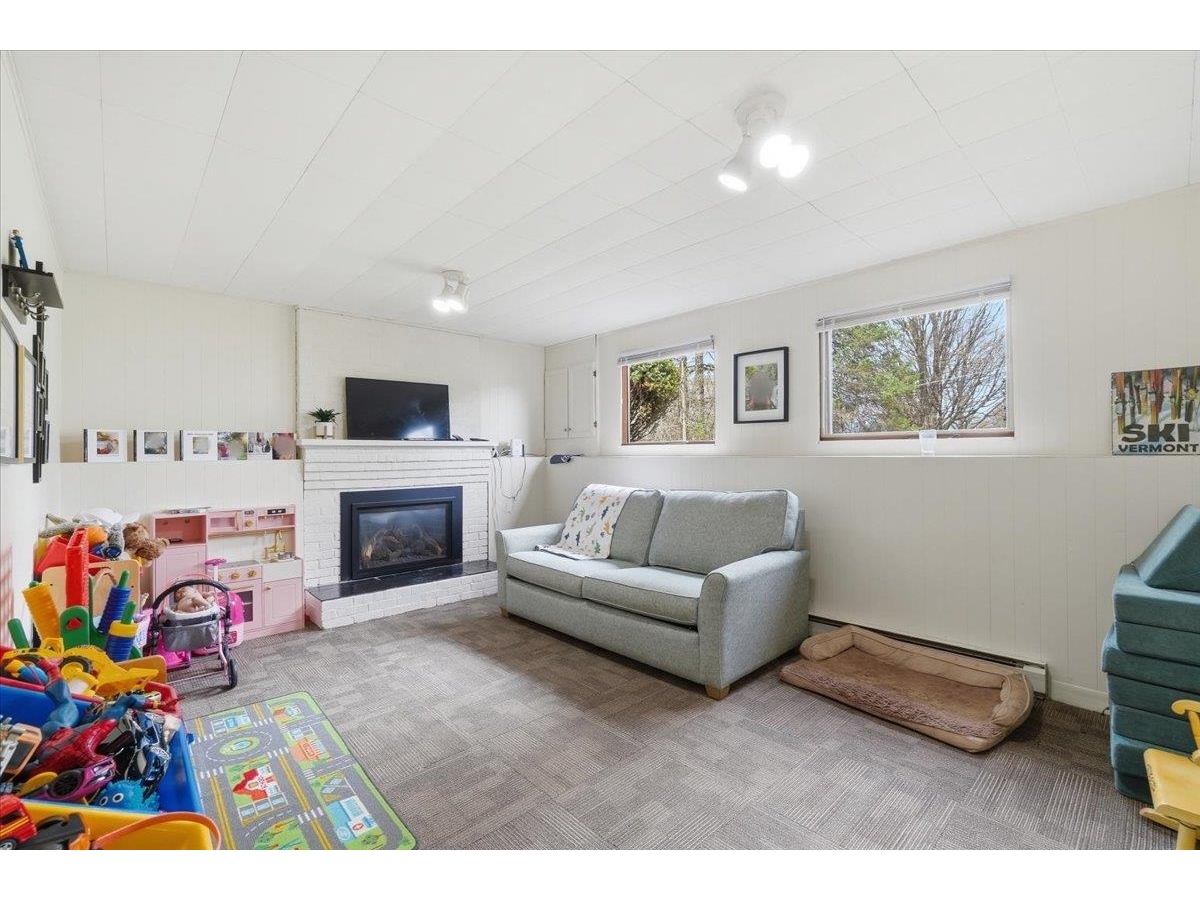 290 Collamer Circle
