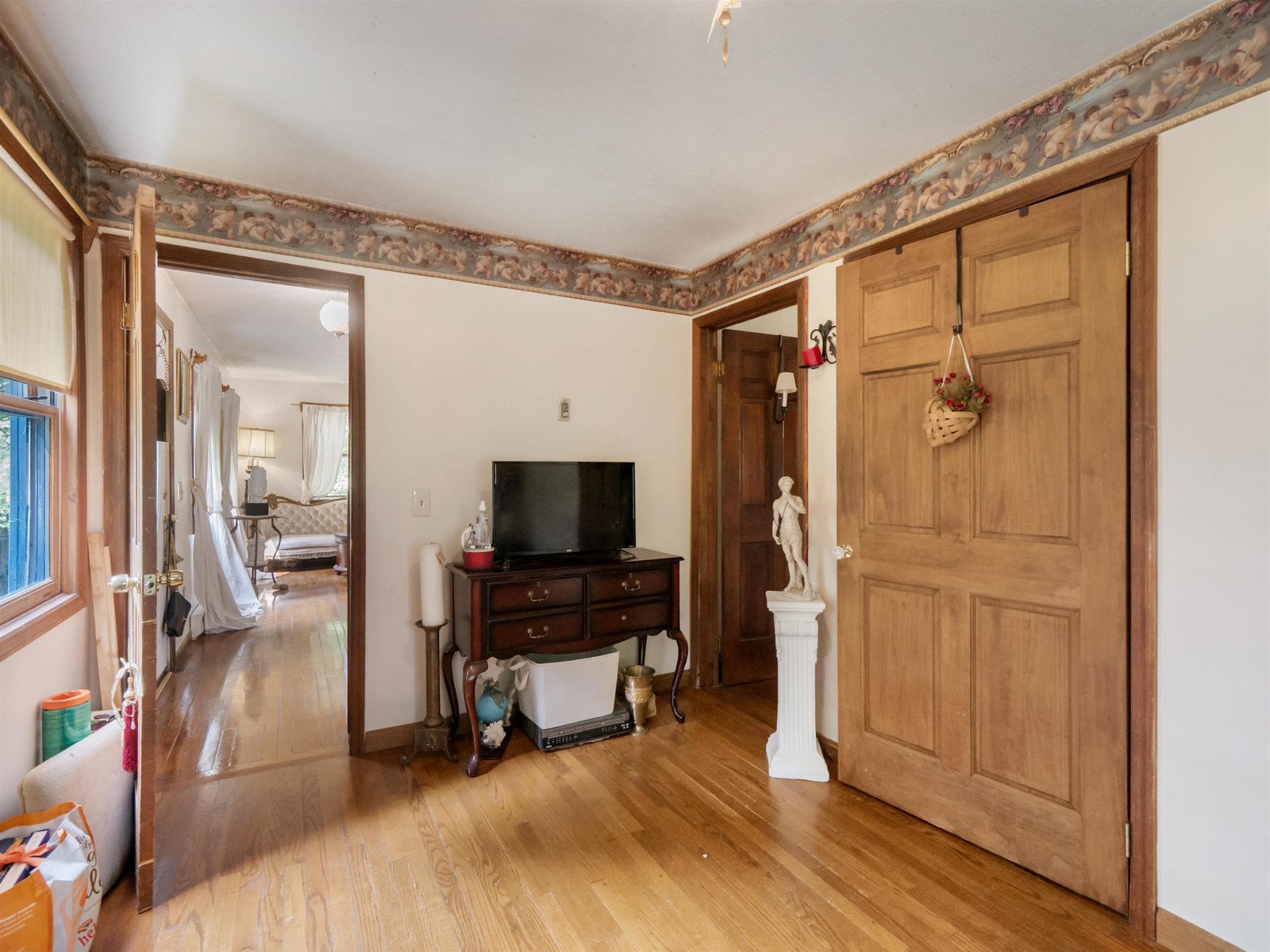 292 Ledgemere Point