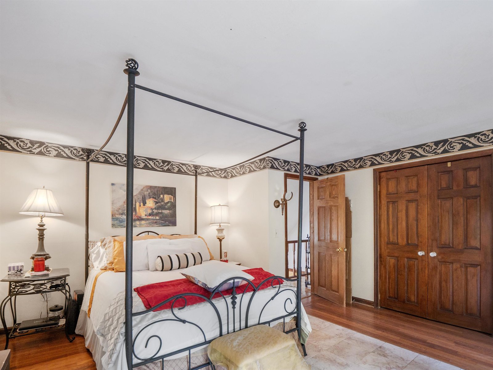 292 Ledgemere Point