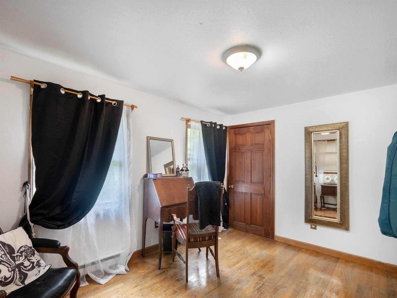 292 Ledgemere Point