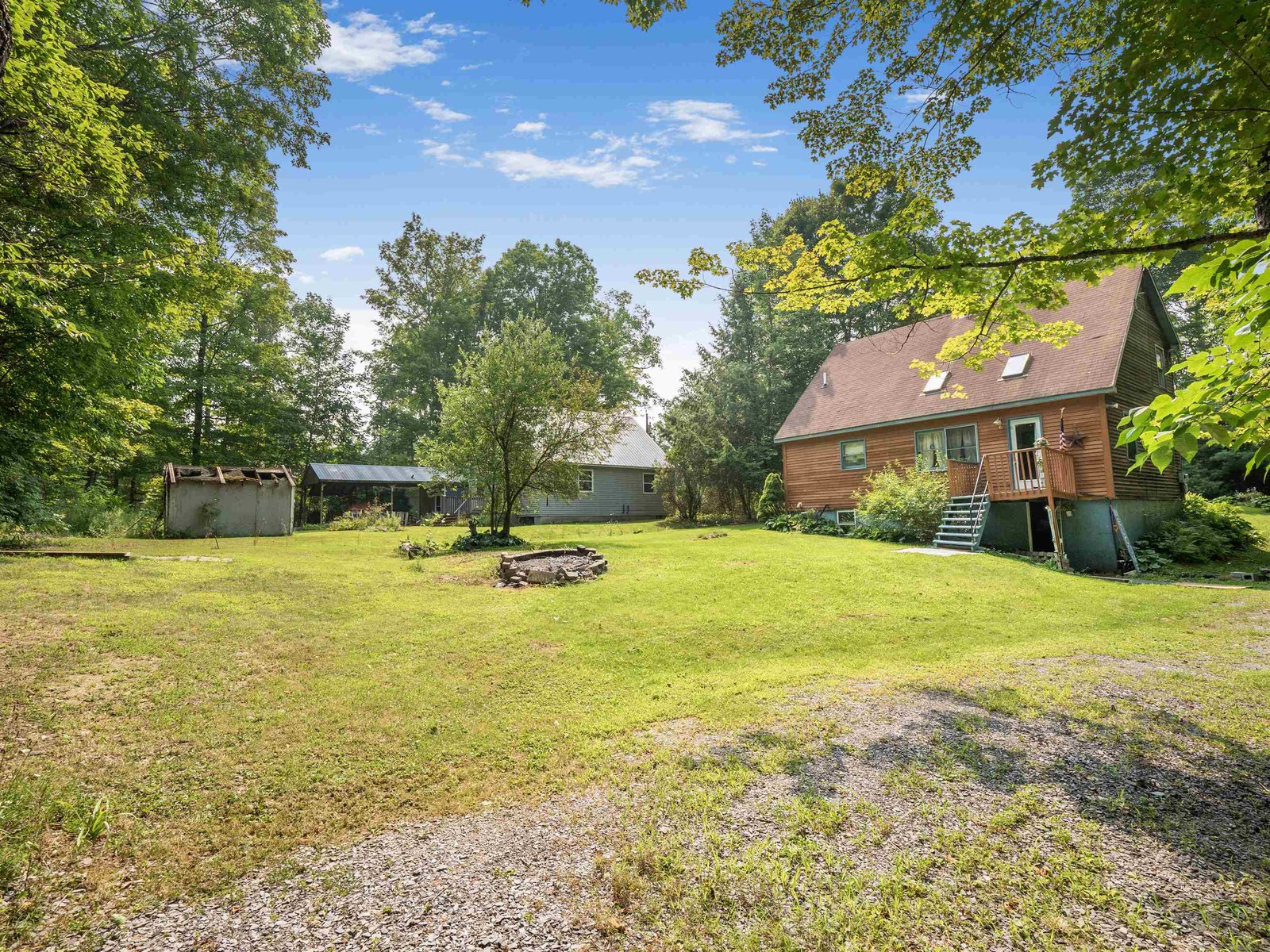 292 Ledgemere Point