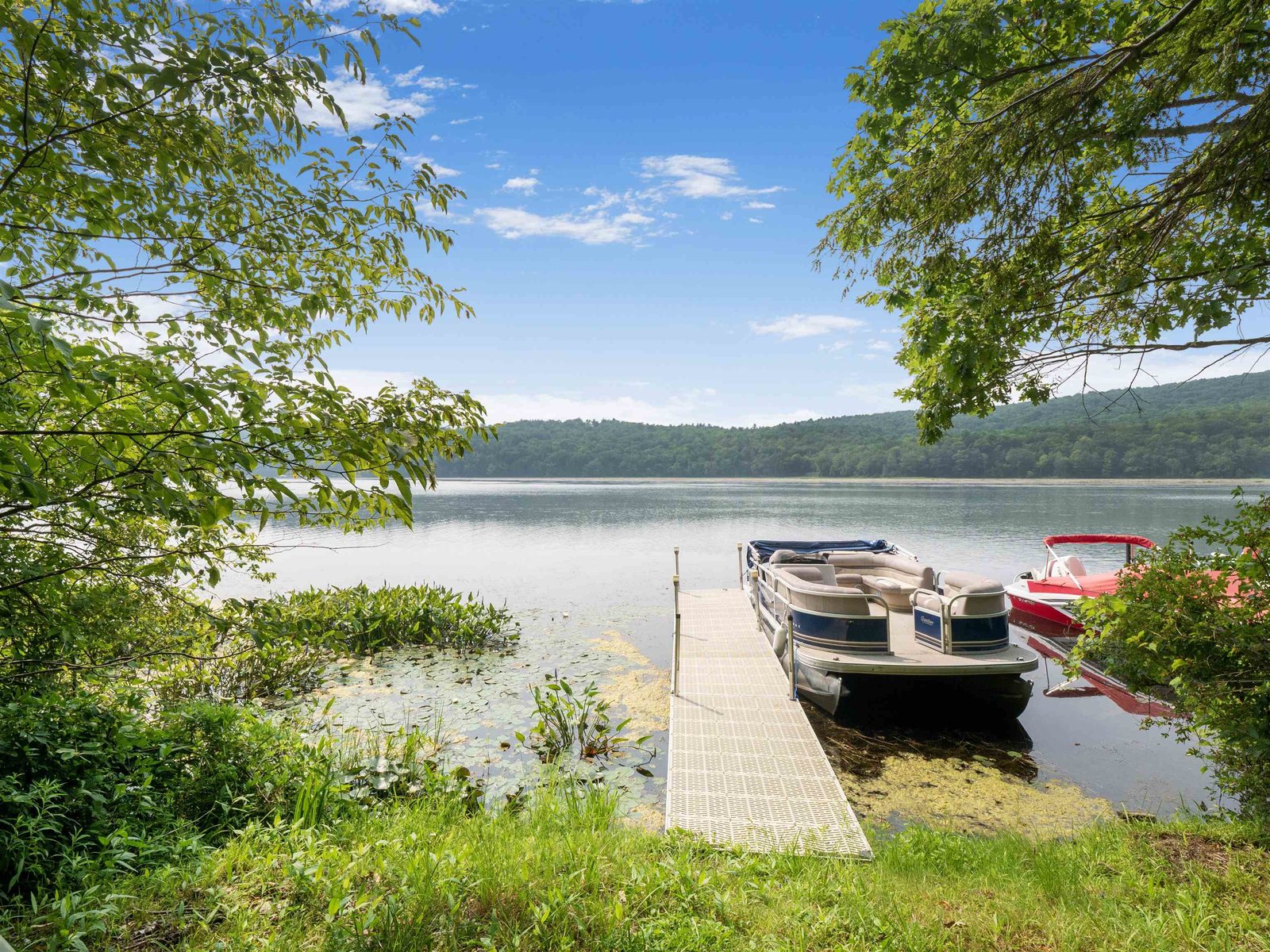 292 Ledgemere Point