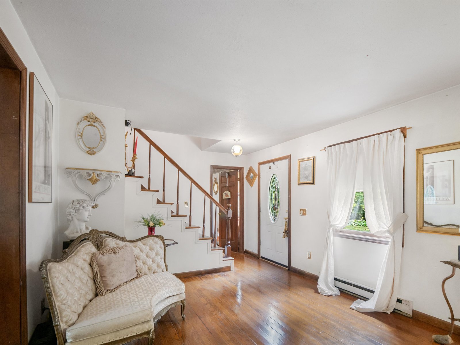 292 Ledgemere Point