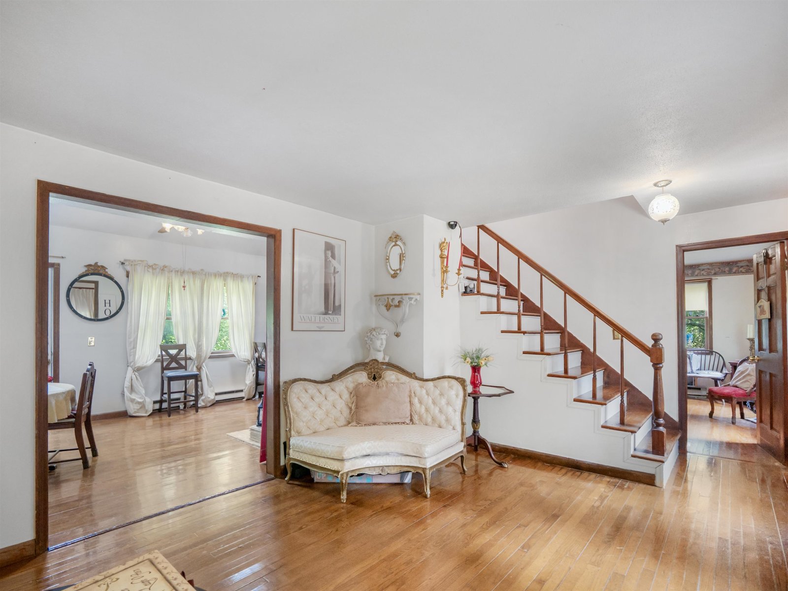 292 Ledgemere Point