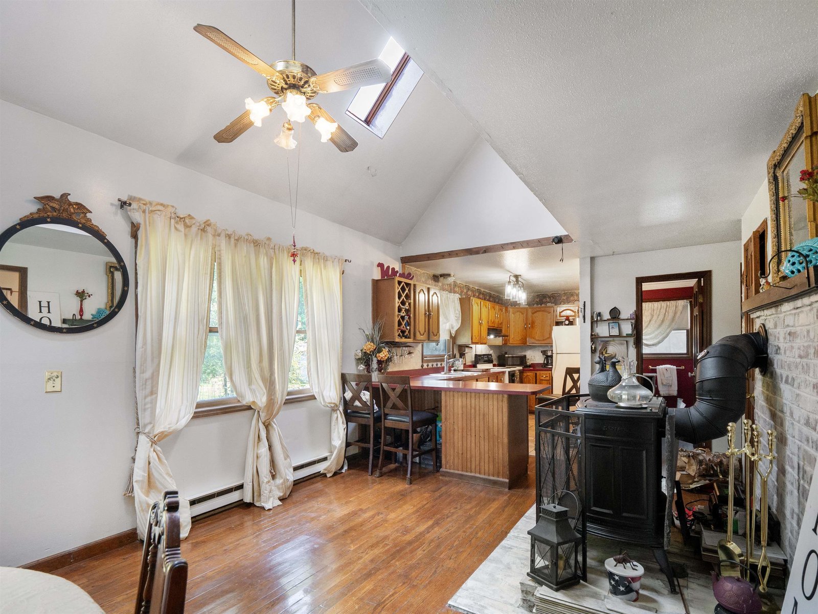 292 Ledgemere Point