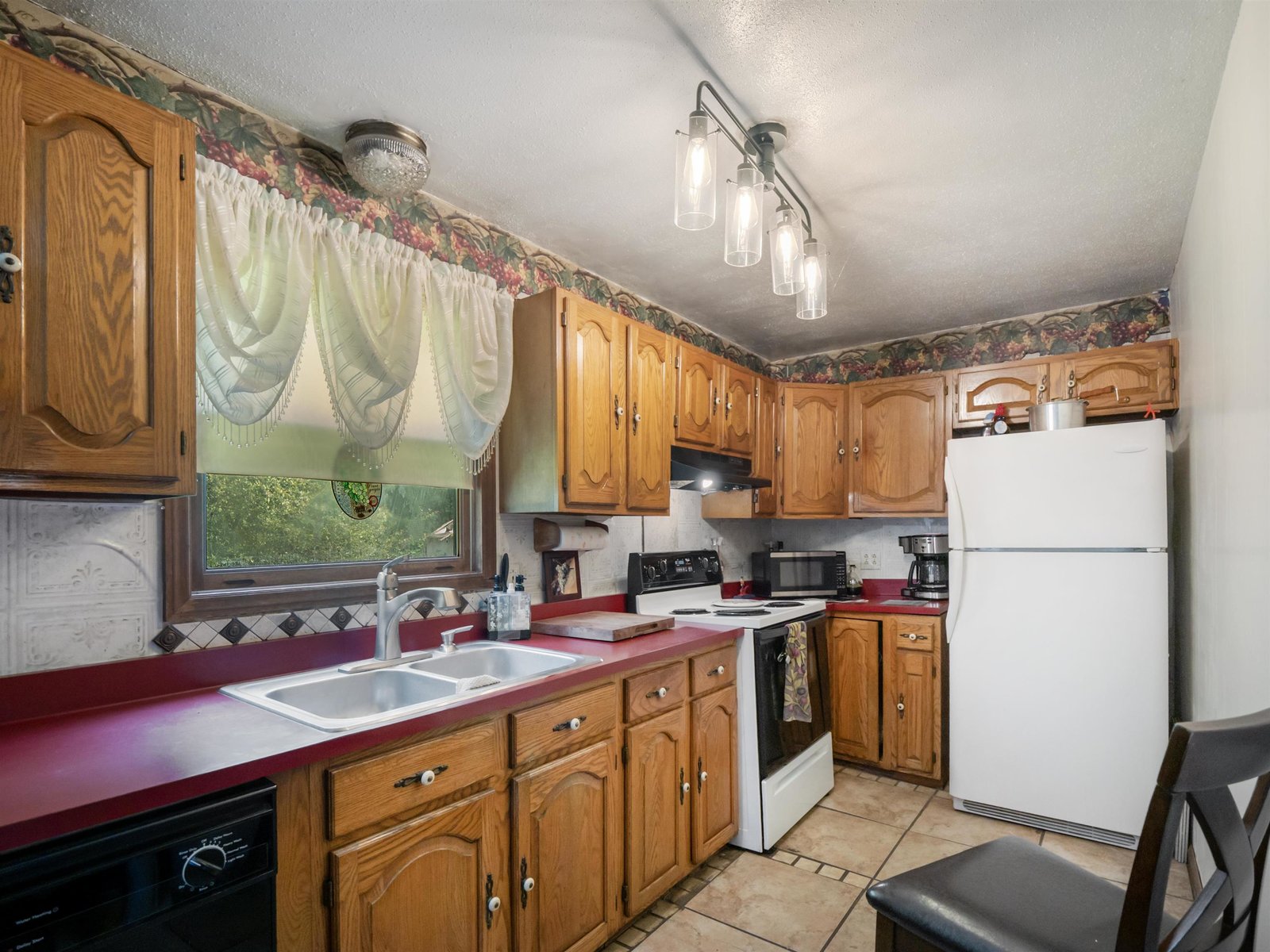 292 Ledgemere Point